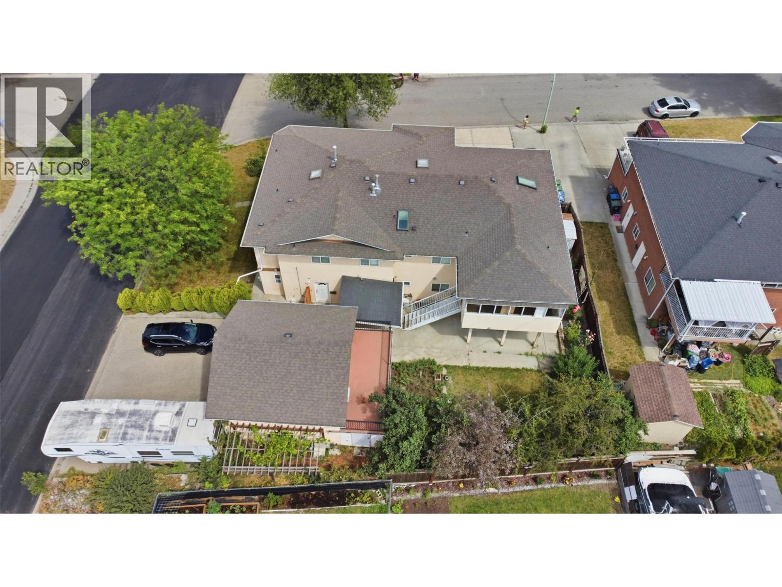417 Wigglesworth Crescent, Kelowna, British Columbia  V1X 7N3 - Photo 5 - 10393358