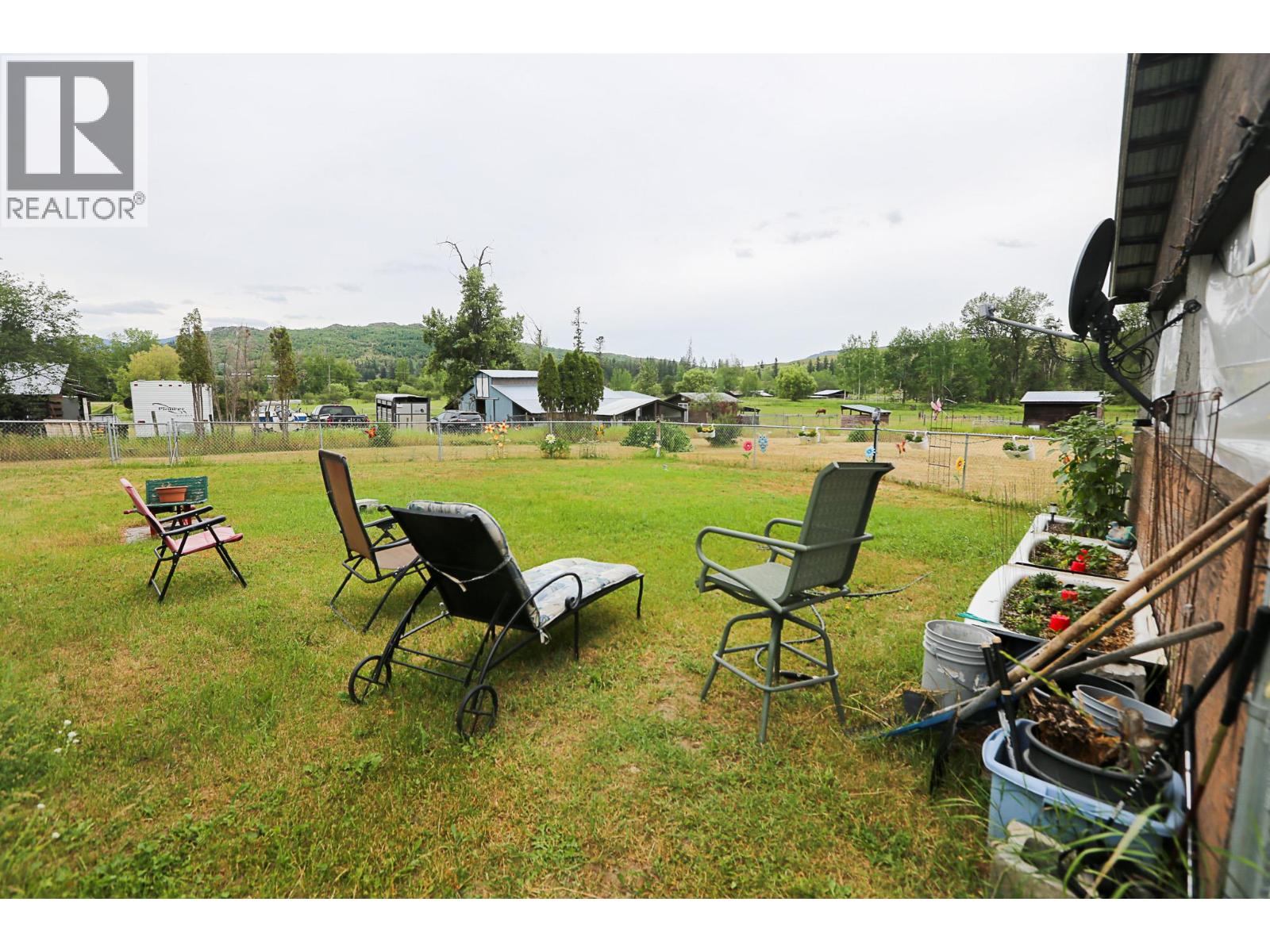 4079 Dixon Mountain Road, Barriere, British Columbia  V0E 1E0 - Photo 4 - 10392436