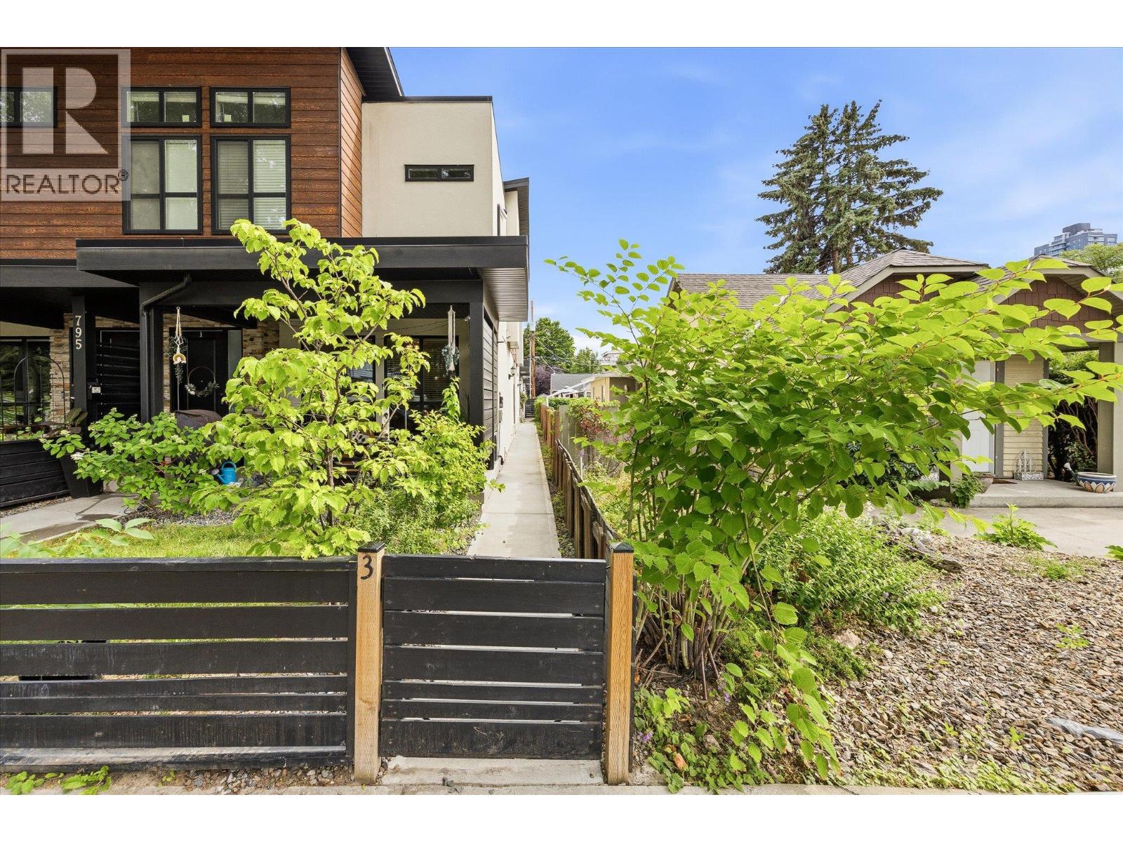 795 Stockwell Avenue Unit# 3, Kelowna, British Columbia  V1Y 6W1 - Photo 2 - 10393205