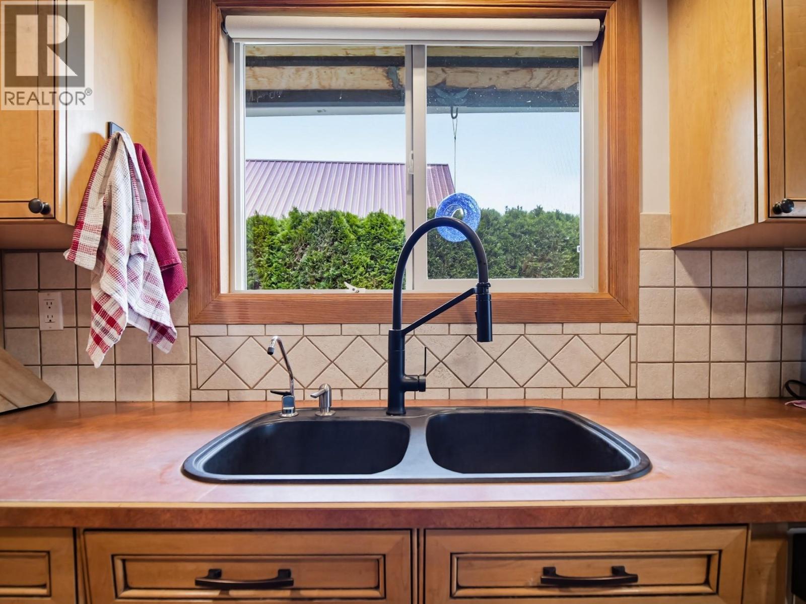 3037 Powell Road, Kamloops, British Columbia  V0E 3E1 - Photo 17 - 10393370