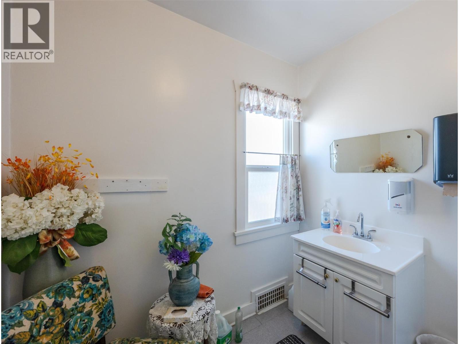 511 Church Avenue, Oliver, British Columbia  V0H 1T0 - Photo 40 - 10393467
