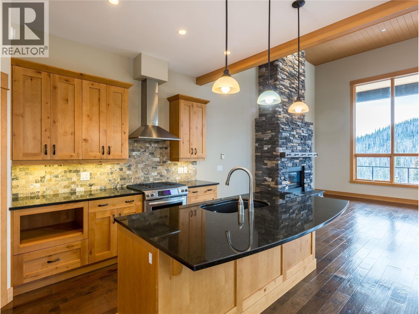 9966 Purcell Drive, Silver Star, British Columbia  V1B 0S1 - Photo 6 - 10393066