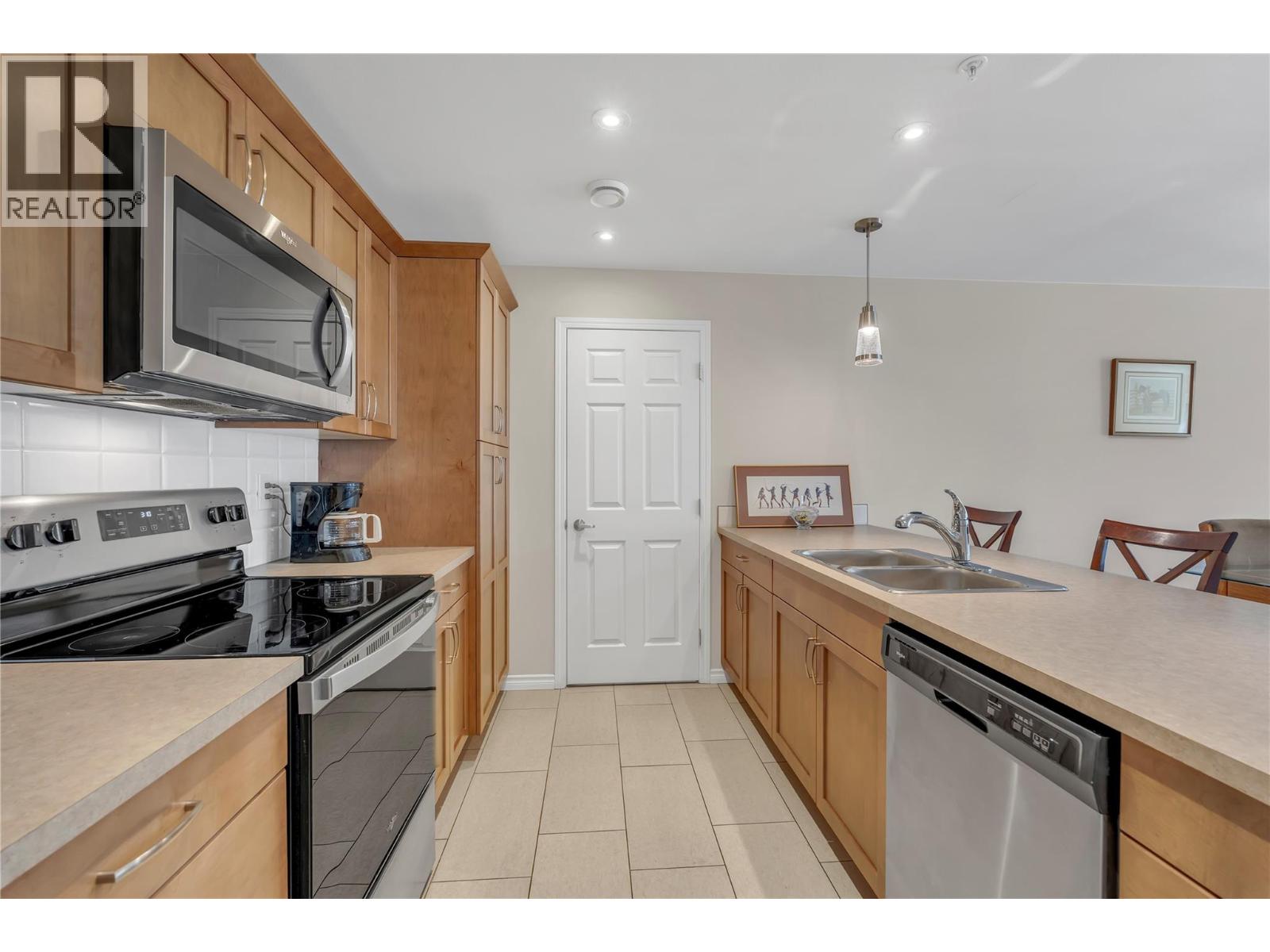 3346 Skaha Lake Road Unit# 804, Penticton, British Columbia  V2A 6G4 - Photo 6 - 10393329