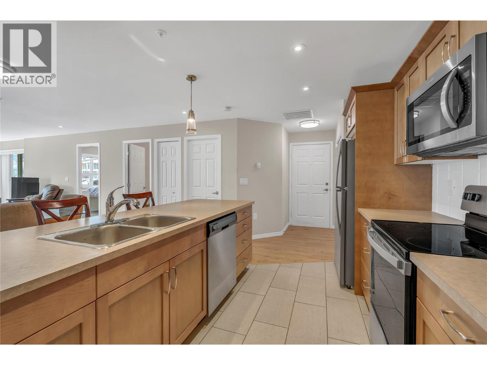 3346 Skaha Lake Road Unit# 804, Penticton, British Columbia  V2A 6G4 - Photo 7 - 10393329