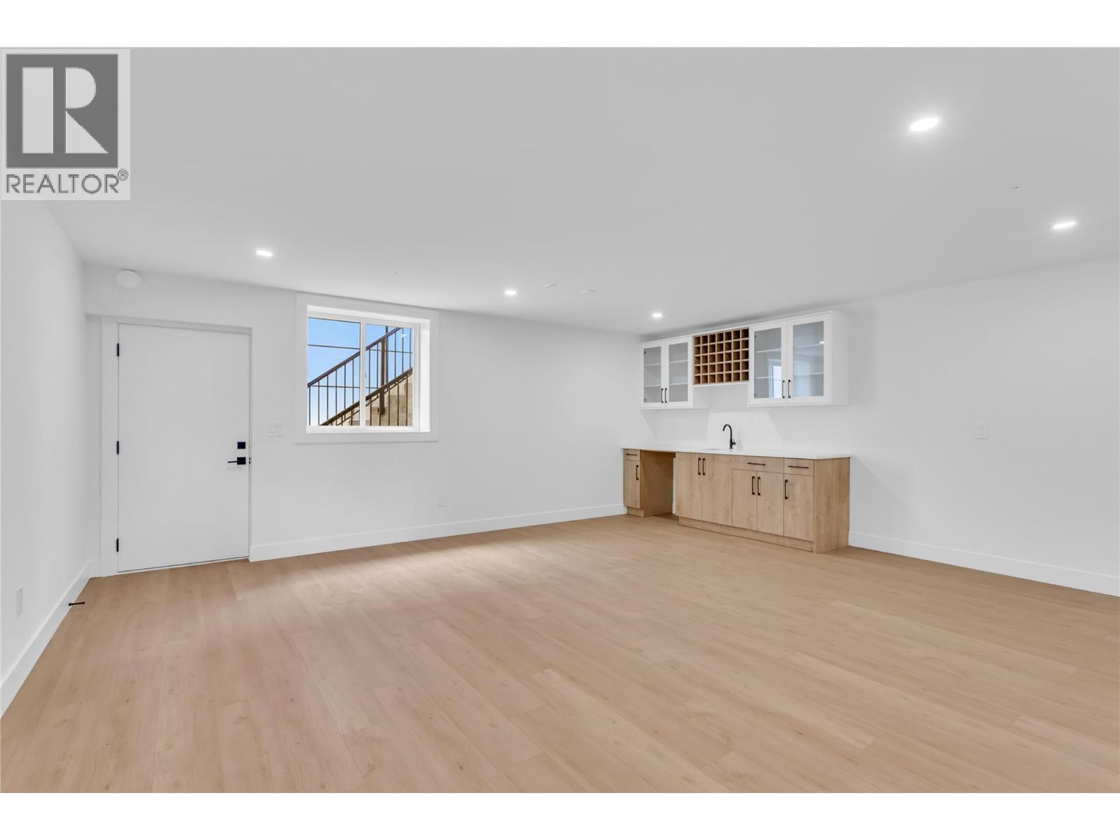 1152 Hume Avenue, Kelowna, British Columbia  V1P 0A9 - Photo 32 - 10393301