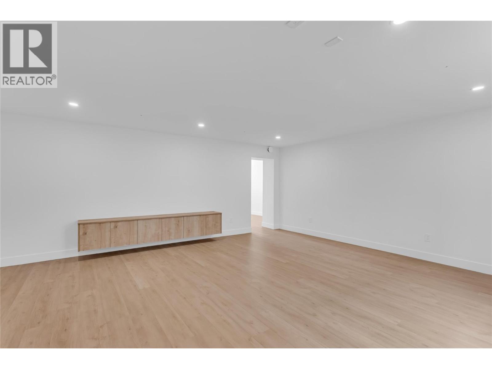1152 Hume Avenue, Kelowna, British Columbia  V1P 0A9 - Photo 33 - 10393301