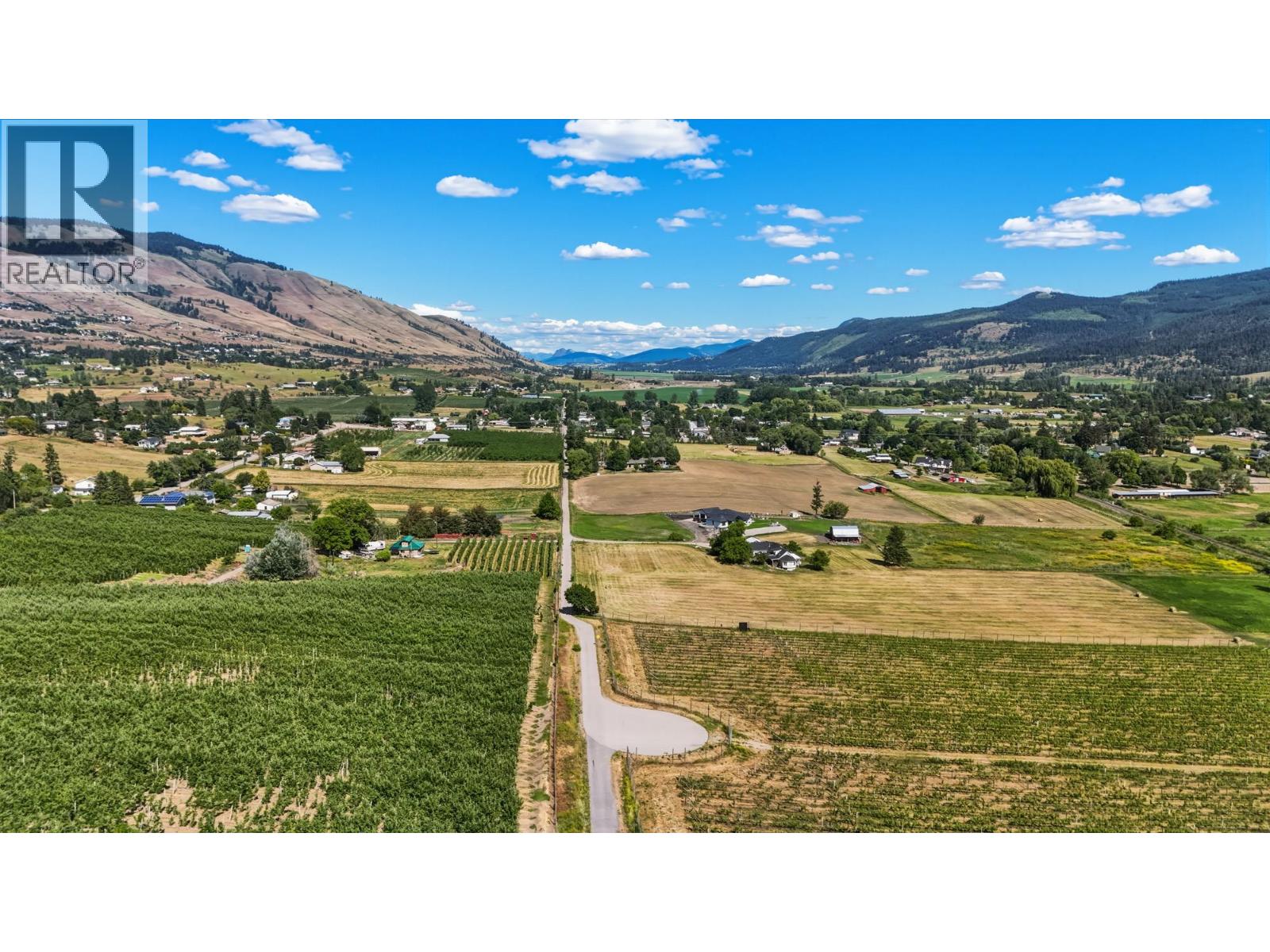 10450 Matner Lane, Coldstream, British Columbia  V1B 2J7 - Photo 3 - 10392785