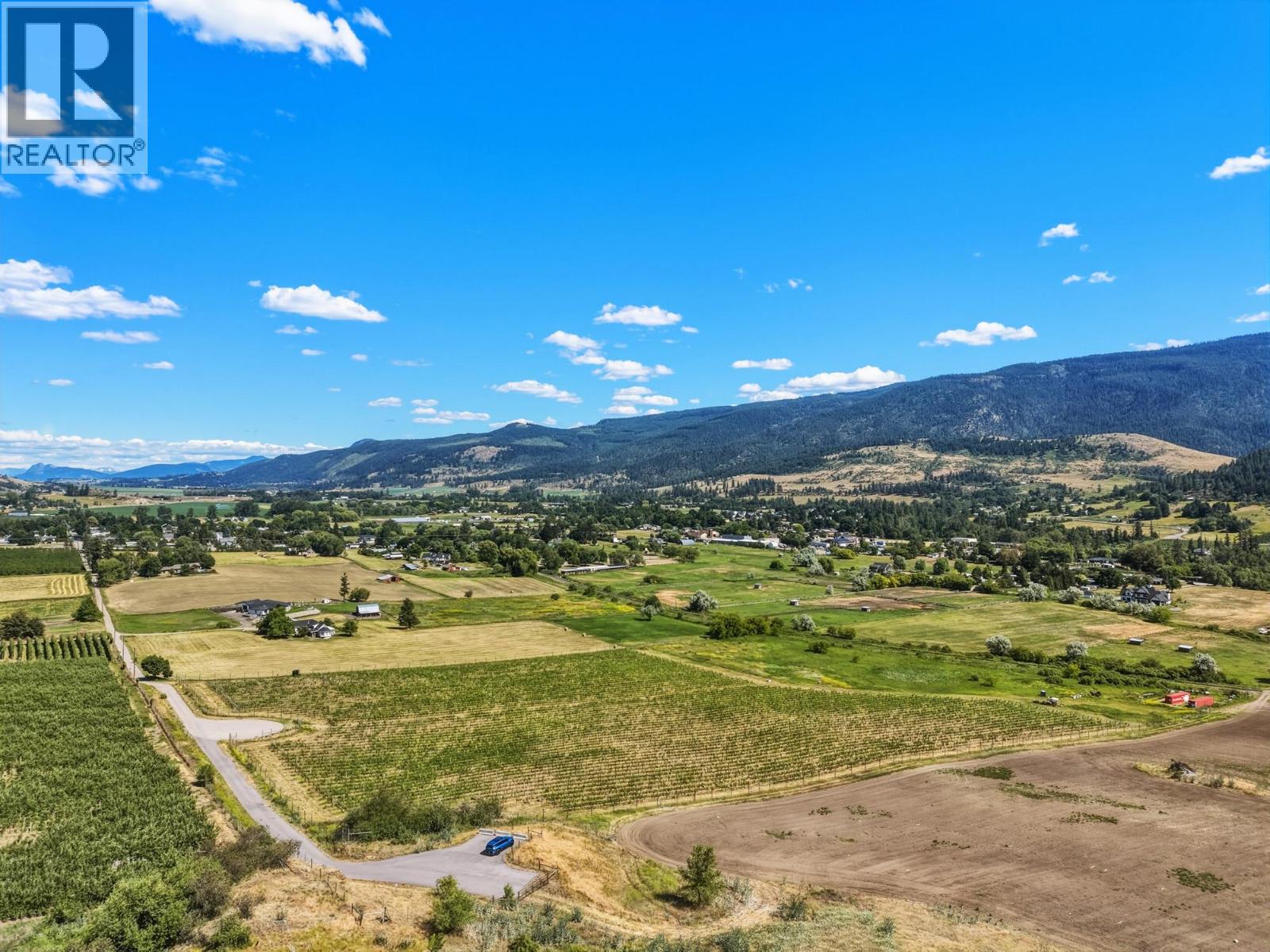 10450 Matner Lane, Coldstream, British Columbia  V1B 2J7 - Photo 6 - 10392785