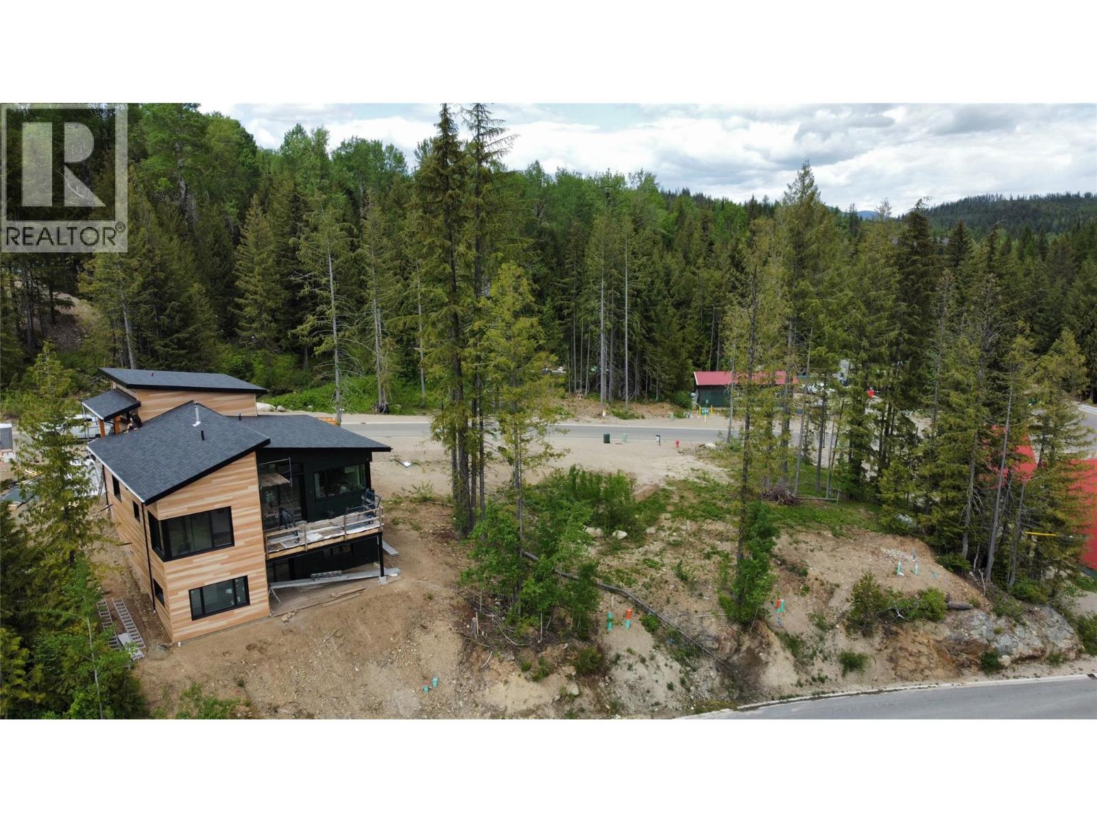 310 Ridge Road, Rossland, British Columbia  V0G 1Y0 - Photo 3 - 10393490