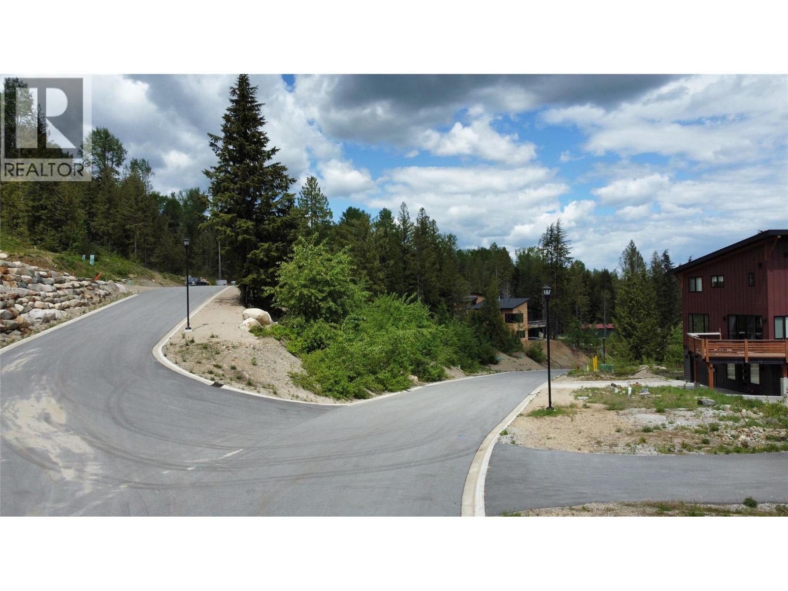 302 Ridge Road, Rossland, British Columbia  V0G 1Y0 - Photo 4 - 10393310