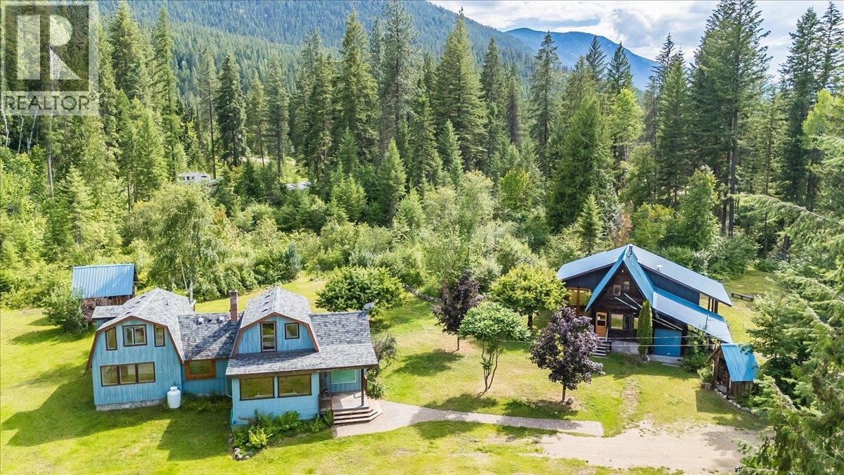 6042 Woodward Road, Winlaw, British Columbia  V0G 2G0 - Photo 1 - 10393452