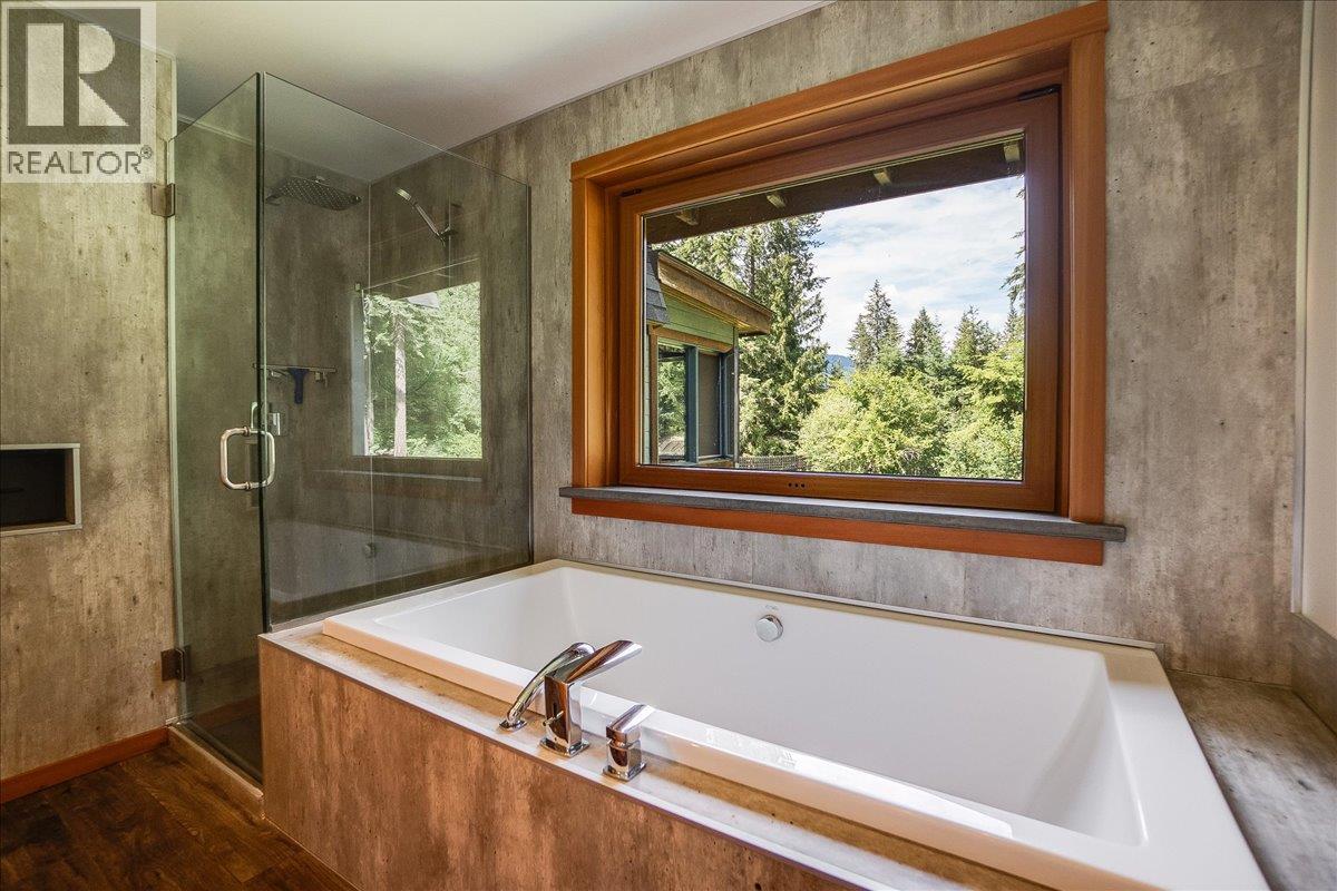 6042 Woodward Road, Winlaw, British Columbia  V0G 2G0 - Photo 13 - 10393452