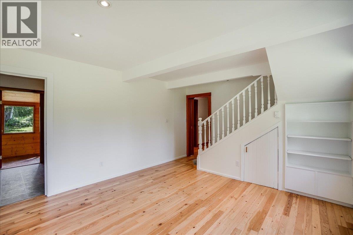 6042 Woodward Road, Winlaw, British Columbia  V0G 2G0 - Photo 15 - 10393452