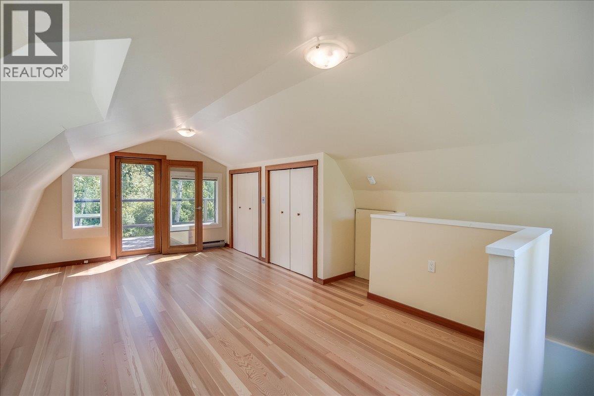 6042 Woodward Road, Winlaw, British Columbia  V0G 2G0 - Photo 16 - 10393452