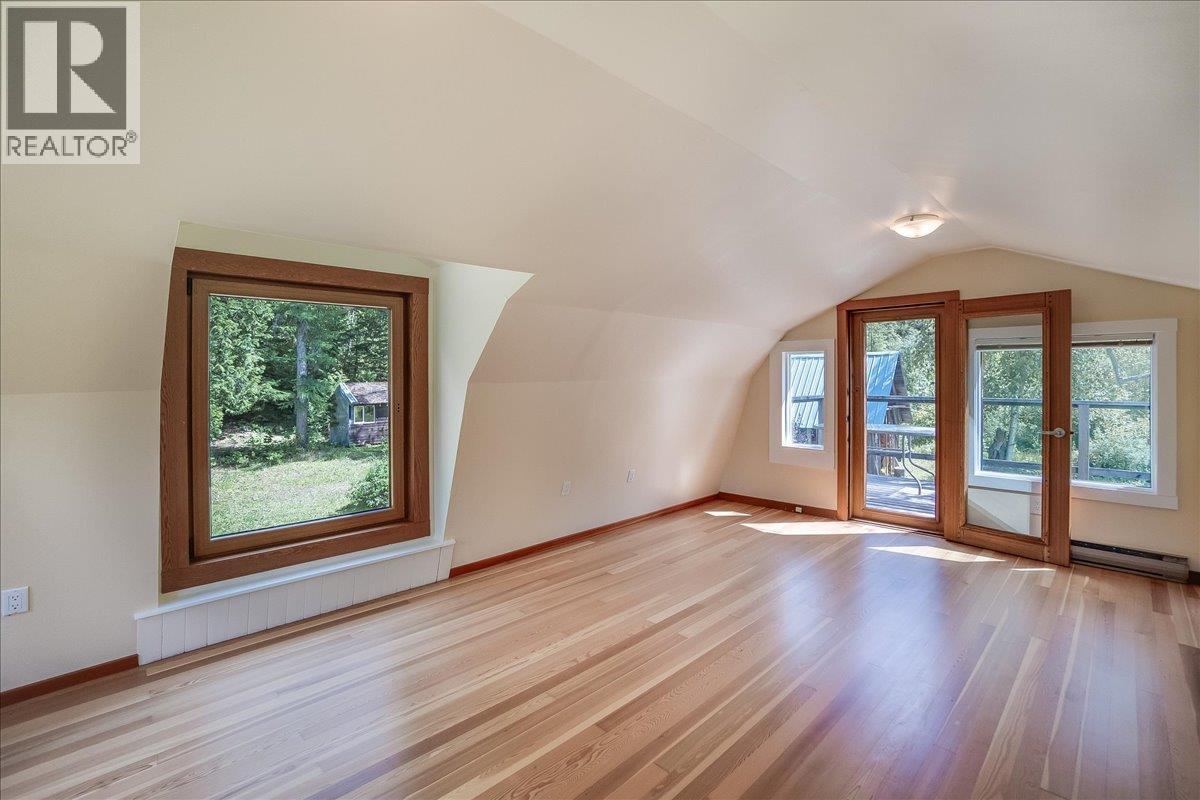 6042 Woodward Road, Winlaw, British Columbia  V0G 2G0 - Photo 17 - 10393452