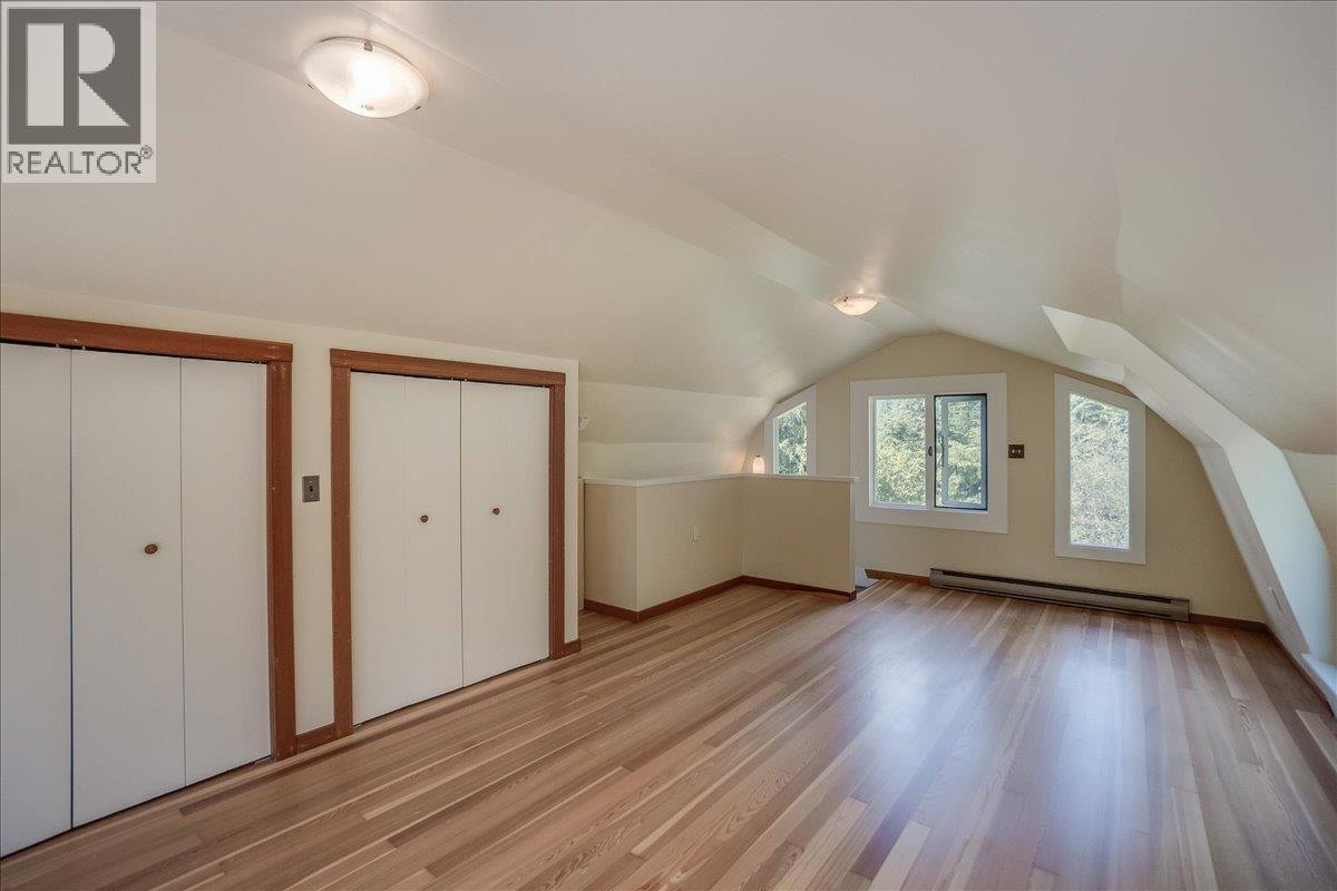 6042 Woodward Road, Winlaw, British Columbia  V0G 2G0 - Photo 18 - 10393452