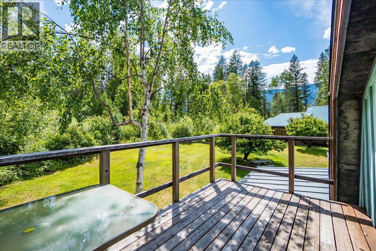 6042 Woodward Road, Winlaw, British Columbia  V0G 2G0 - Photo 19 - 10393452