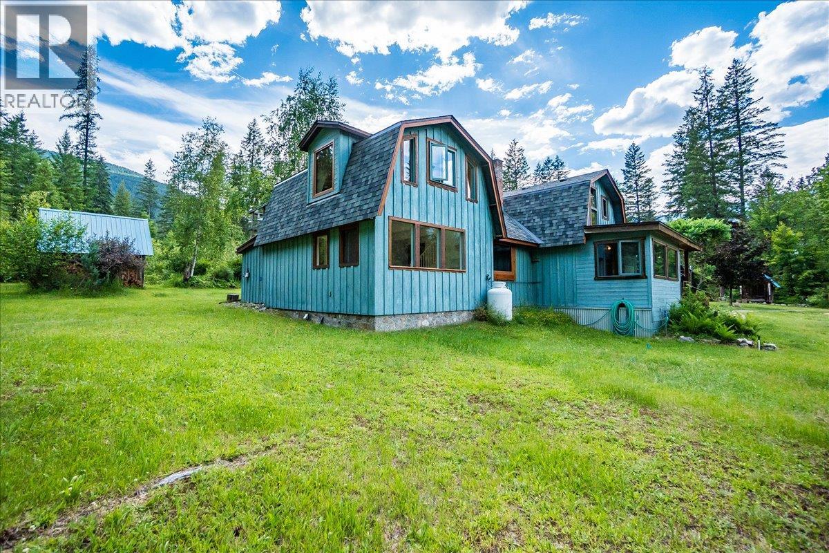 6042 Woodward Road, Winlaw, British Columbia  V0G 2G0 - Photo 4 - 10393452