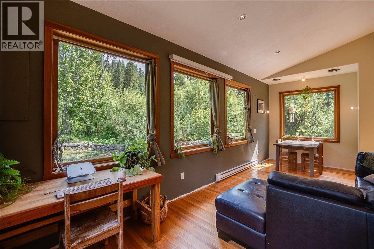 6042 Woodward Road, Winlaw, British Columbia  V0G 2G0 - Photo 40 - 10393452