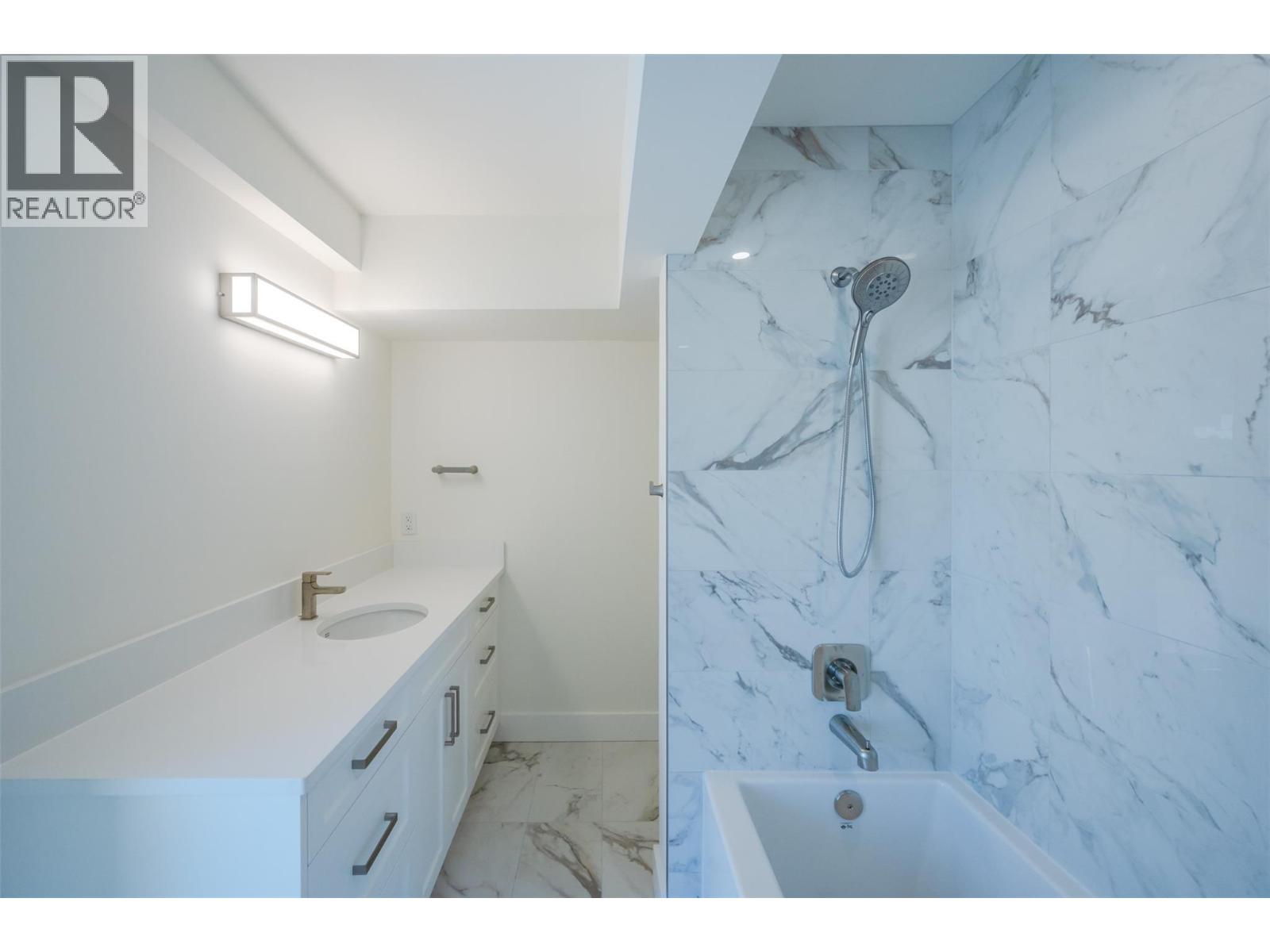 578 Lakeshore Drive Unit# 203, Penticton, British Columbia  V2A 1B9 - Photo 10 - 10393493