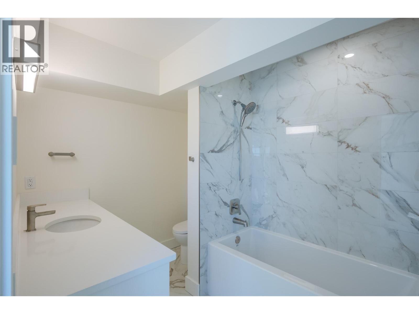 578 Lakeshore Drive Unit# 203, Penticton, British Columbia  V2A 1B9 - Photo 12 - 10393493