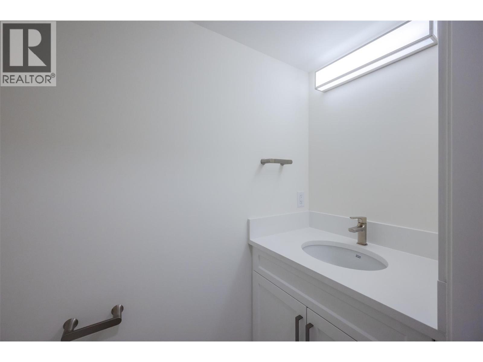 578 Lakeshore Drive Unit# 203, Penticton, British Columbia  V2A 1B9 - Photo 15 - 10393493
