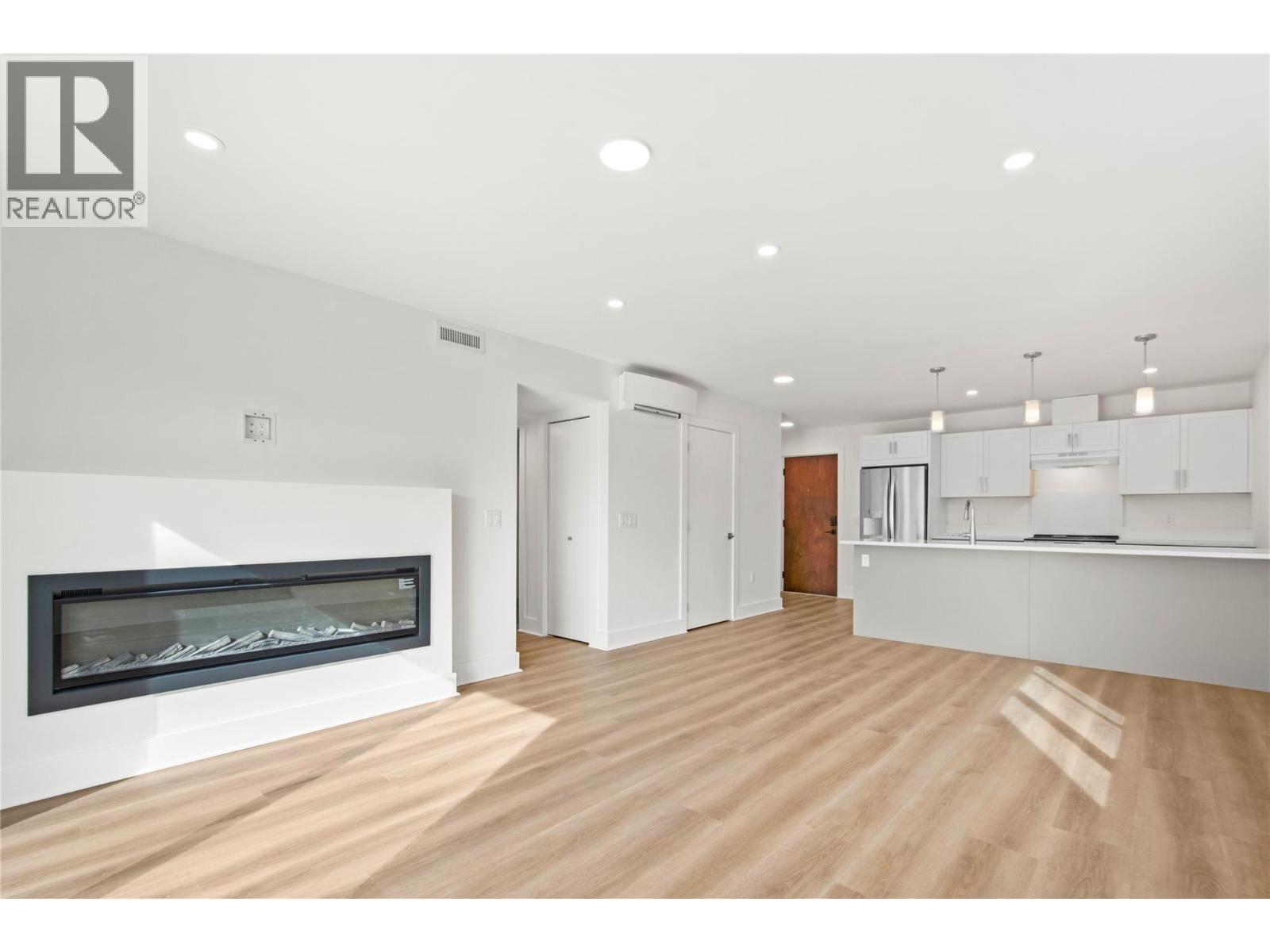 578 Lakeshore Drive Unit# 203, Penticton, British Columbia  V2A 1B9 - Photo 6 - 10393493