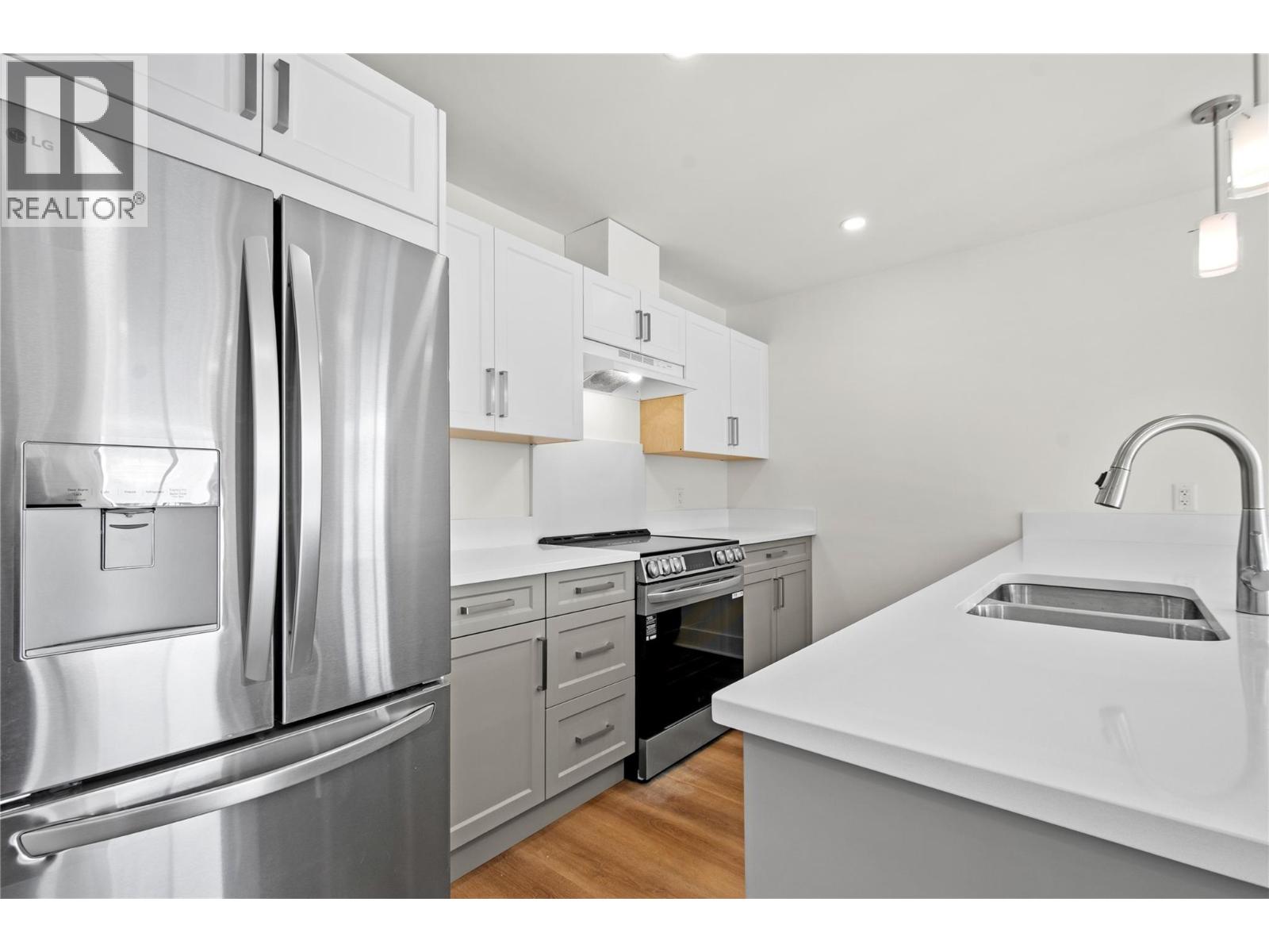 578 Lakeshore Drive Unit# 203, Penticton, British Columbia  V2A 1B9 - Photo 8 - 10393493