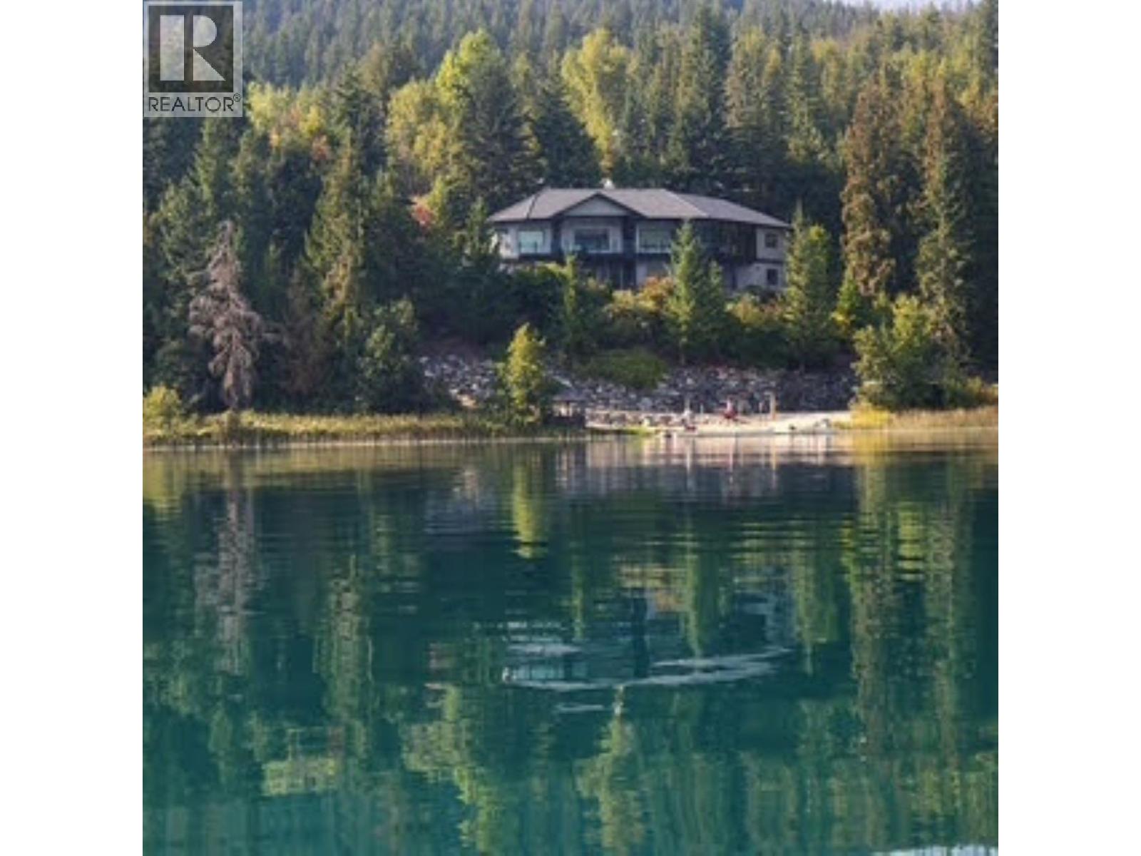 3918 Parri Road, Sorrento, British Columbia  V0E 2W0 - Photo 3 - 10393481
