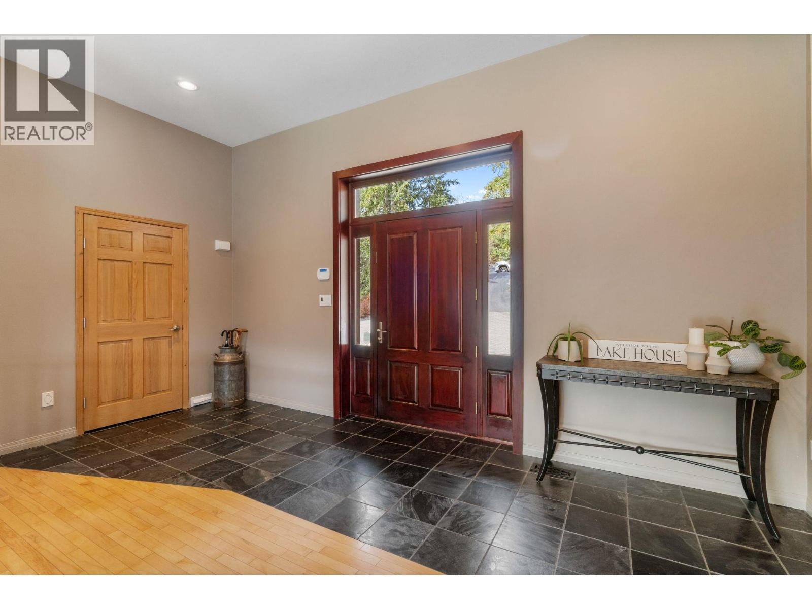 3918 Parri Road, Sorrento, British Columbia  V0E 2W0 - Photo 4 - 10393481