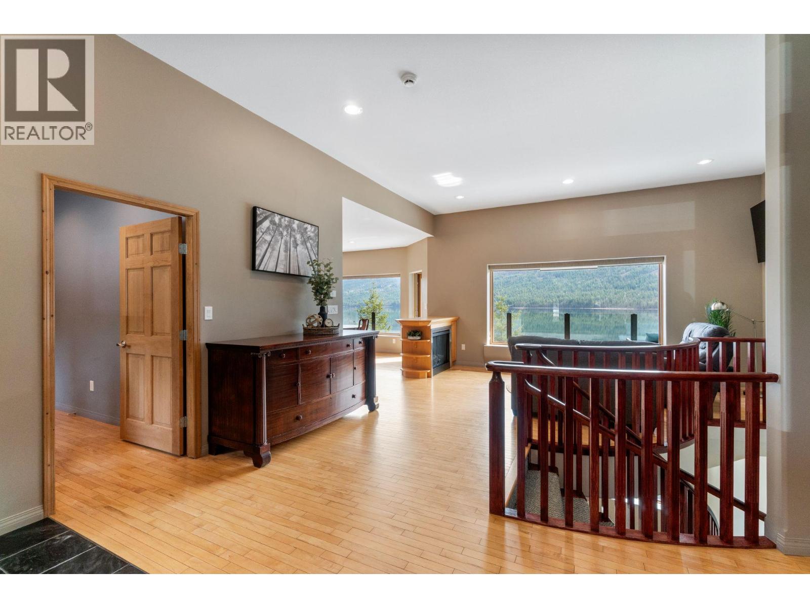 3918 Parri Road, Sorrento, British Columbia  V0E 2W0 - Photo 5 - 10393481