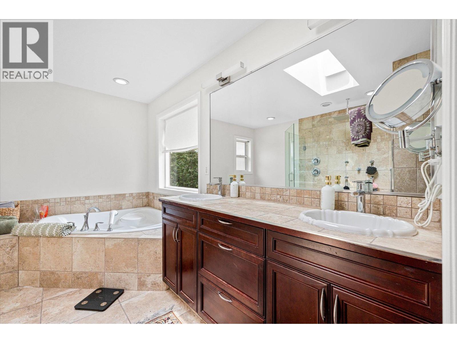 4619 Gordon Drive, Kelowna, British Columbia  V1W 1T5 - Photo 34 - 10393056