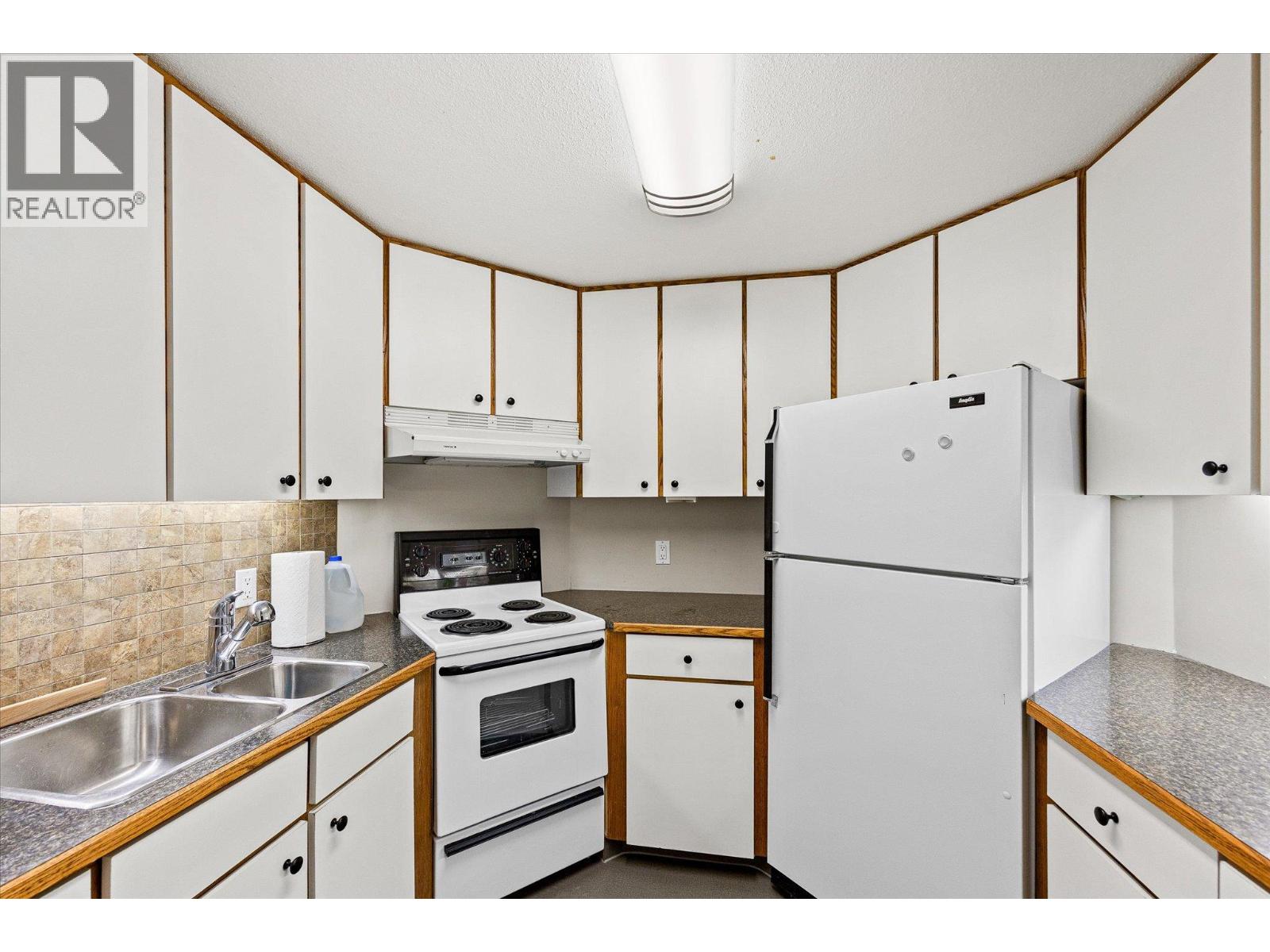 4619 Gordon Drive, Kelowna, British Columbia  V1W 1T5 - Photo 45 - 10393056