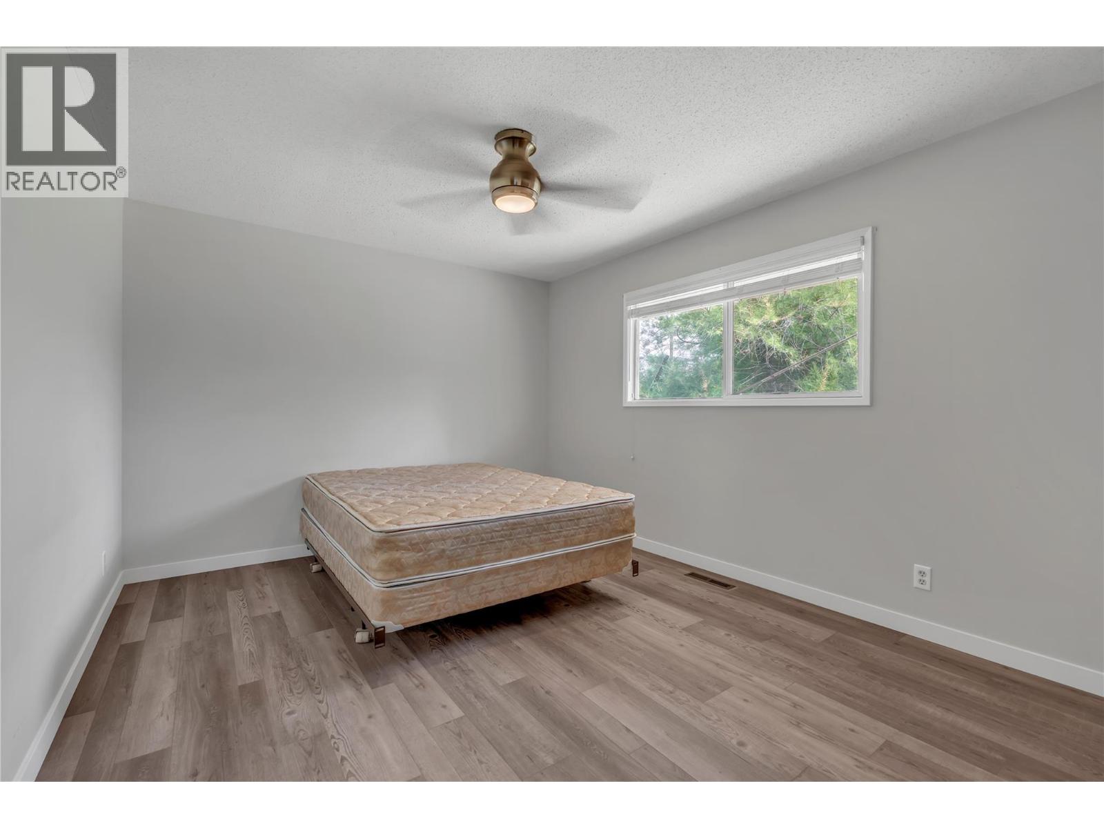 5775 Main Street, Oliver, British Columbia  V0H 1T0 - Photo 14 - 10393593