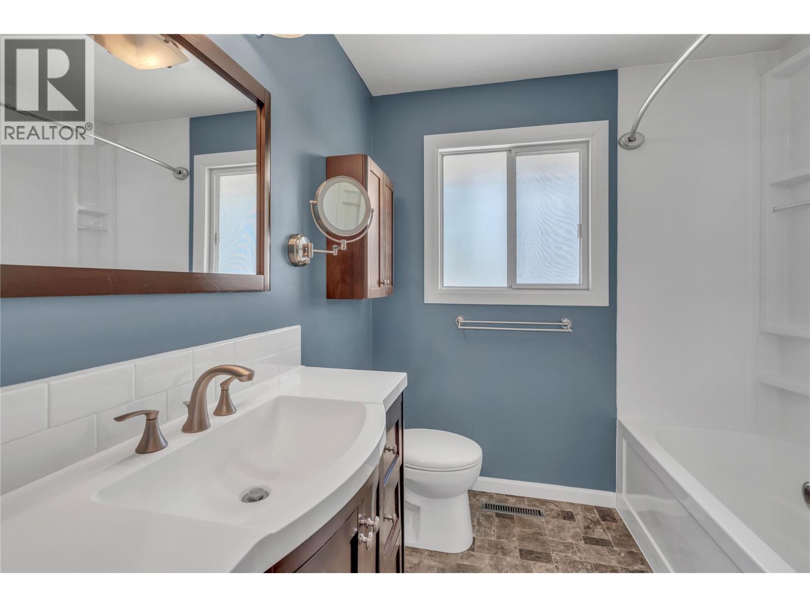 5775 Main Street, Oliver, British Columbia  V0H 1T0 - Photo 16 - 10393593