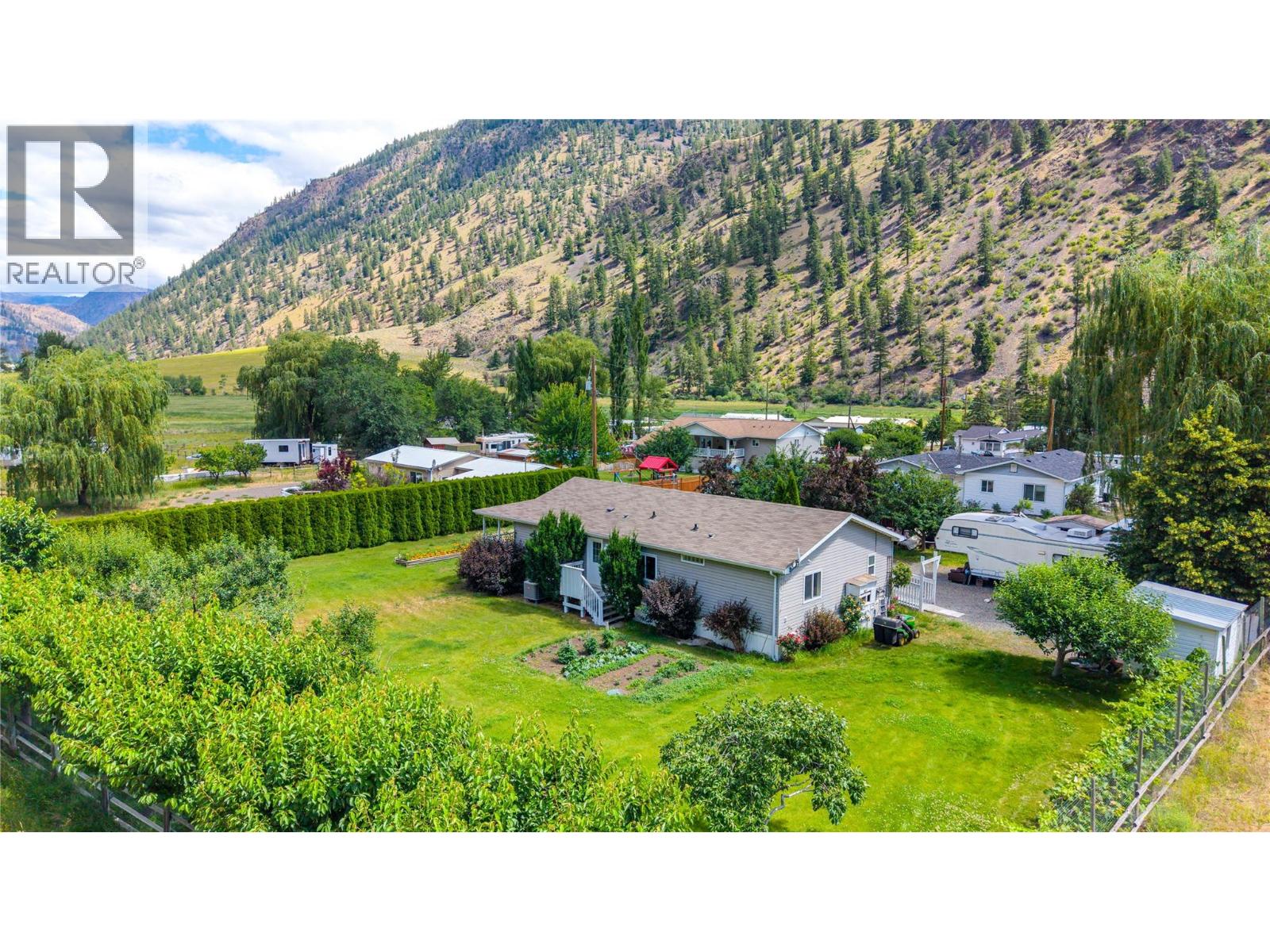 1526 Main Street N, Olalla, British Columbia  V0X 1N6 - Photo 1 - 10393549