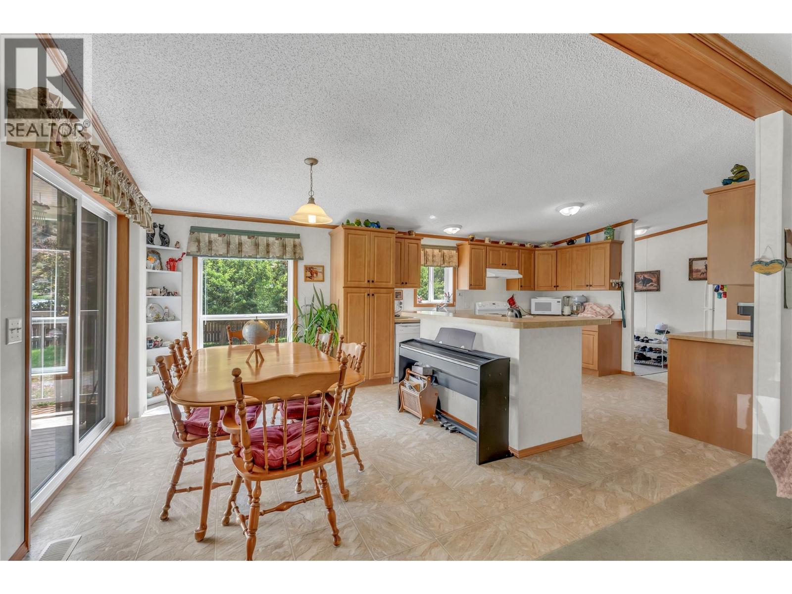 1526 Main Street N, Olalla, British Columbia  V0X 1N6 - Photo 11 - 10393549