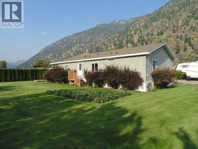 1526 Main Street N, Olalla, British Columbia  V0X 1N6 - Photo 2 - 10393549