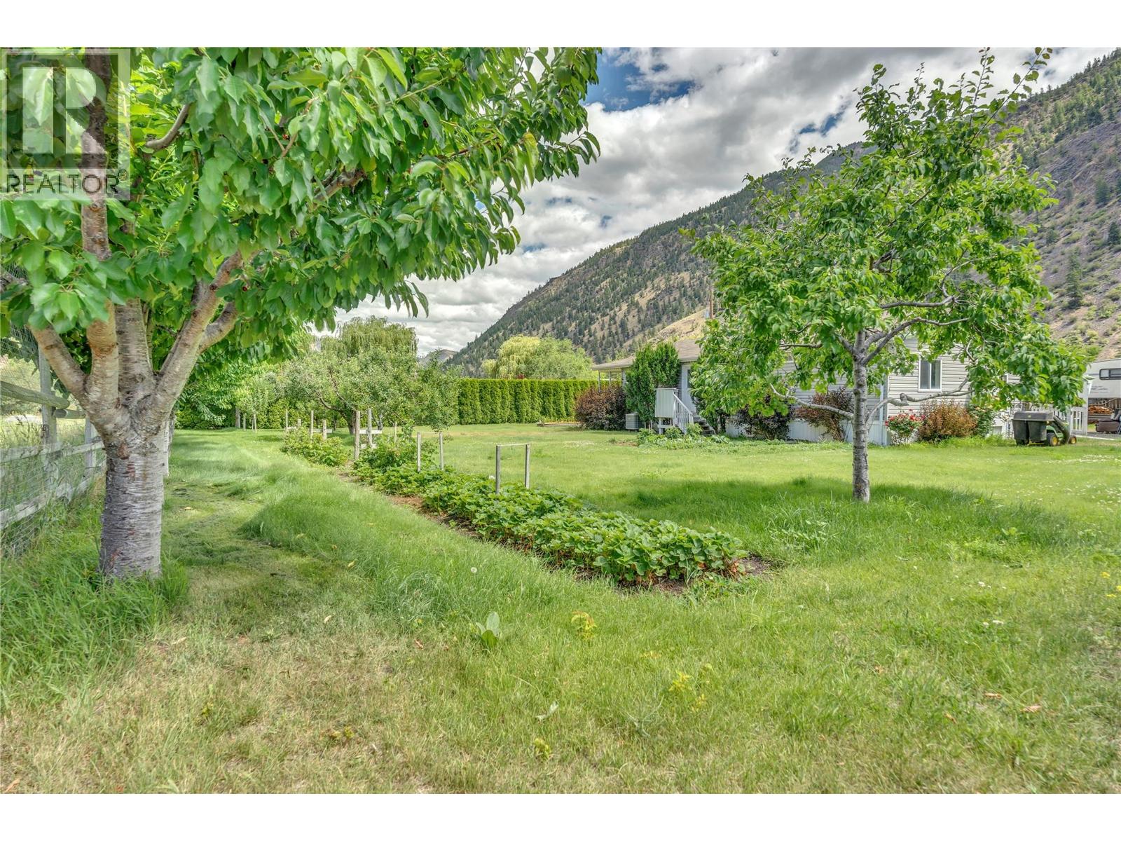 1526 Main Street N, Olalla, British Columbia  V0X 1N6 - Photo 31 - 10393549