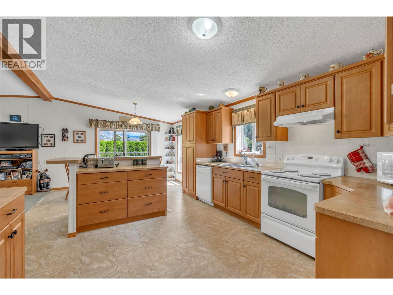1526 Main Street N, Olalla, British Columbia  V0X 1N6 - Photo 5 - 10393549