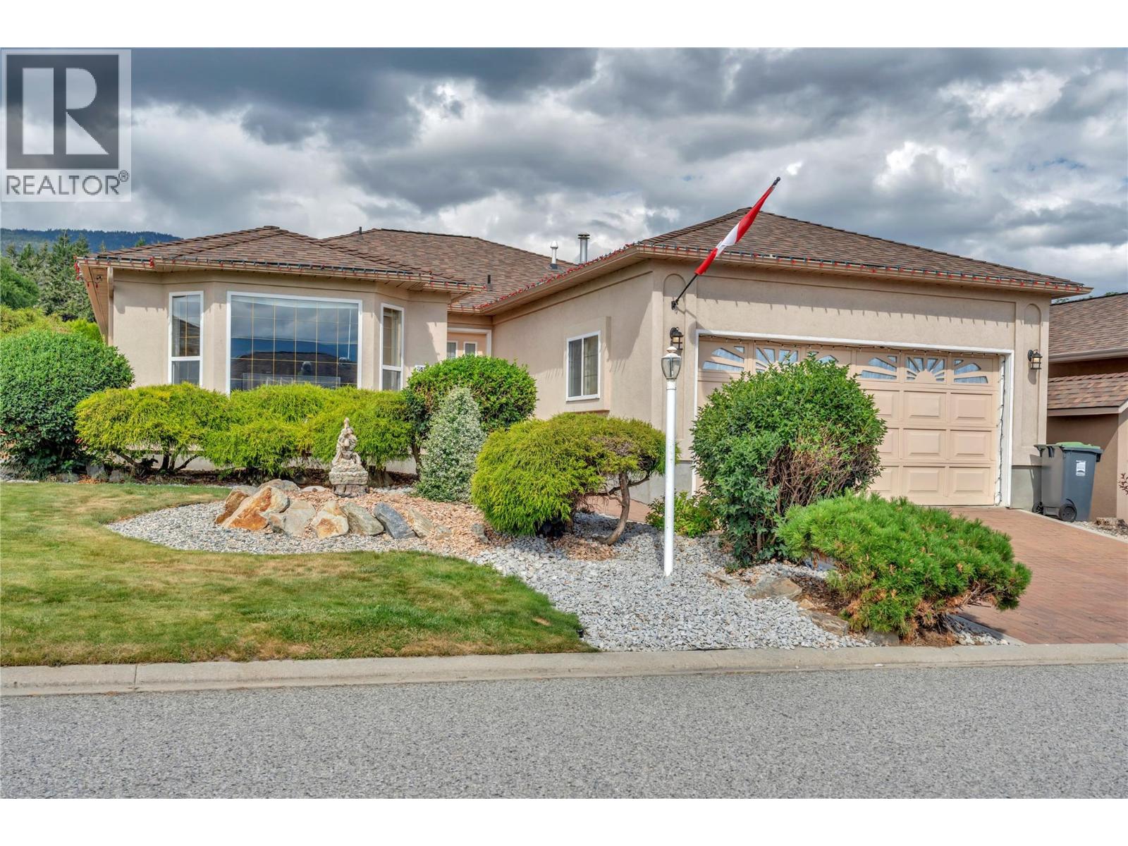 424 Ridge Road, Penticton, British Columbia  V2A 8N7 - Photo 1 - 10393605