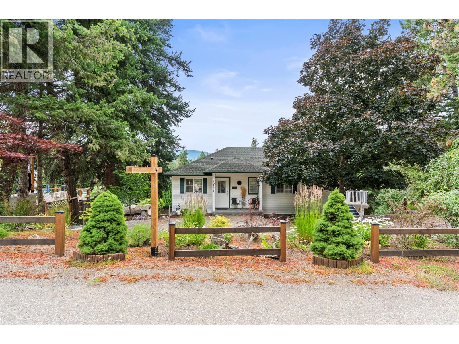 10771 Pinecrest Road, Vernon, British Columbia  V1H 2C1 - Photo 2 - 10393133