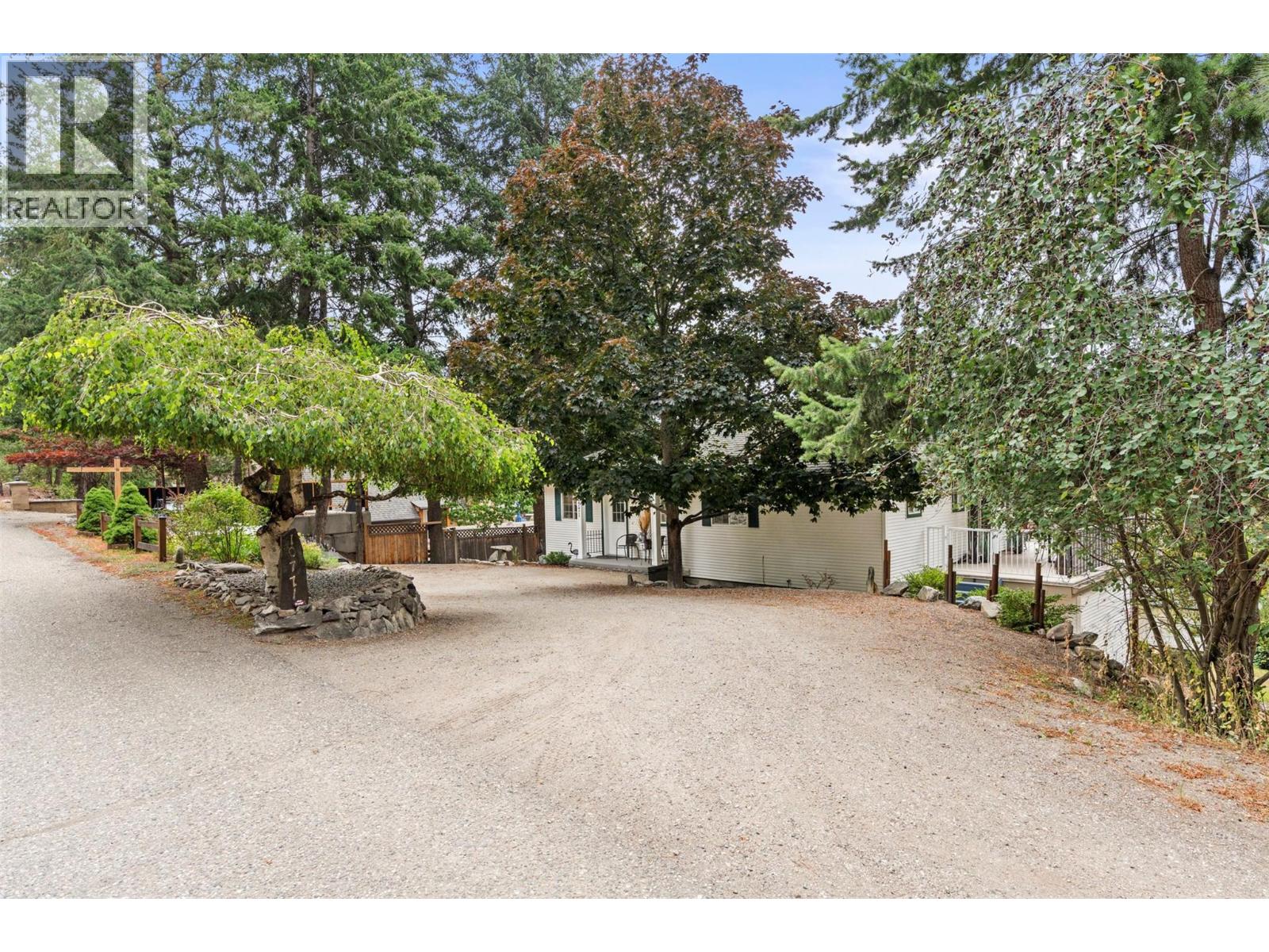 10771 Pinecrest Road, Vernon, British Columbia  V1H 2C1 - Photo 4 - 10393133