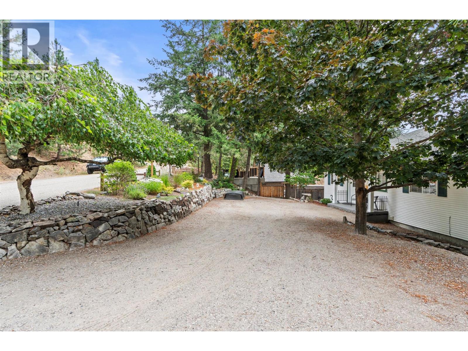 10771 Pinecrest Road, Vernon, British Columbia  V1H 2C1 - Photo 5 - 10393133