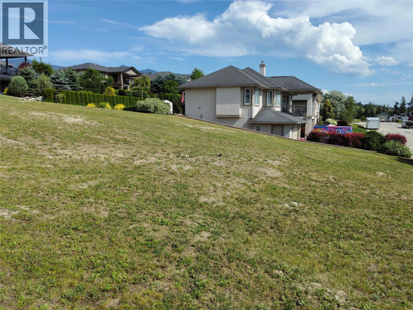 1002 Selkirk Drive, Creston, British Columbia  V0B 1G3 - Photo 1 - 10393618