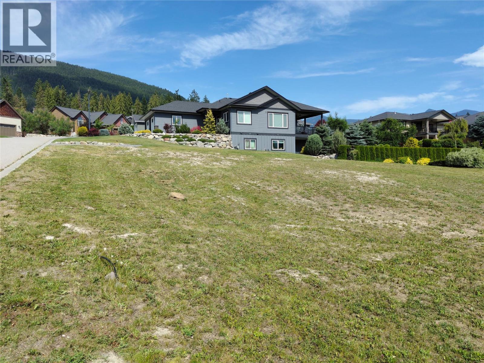 1002 Selkirk Drive, Creston, British Columbia  V0B 1G3 - Photo 3 - 10393618