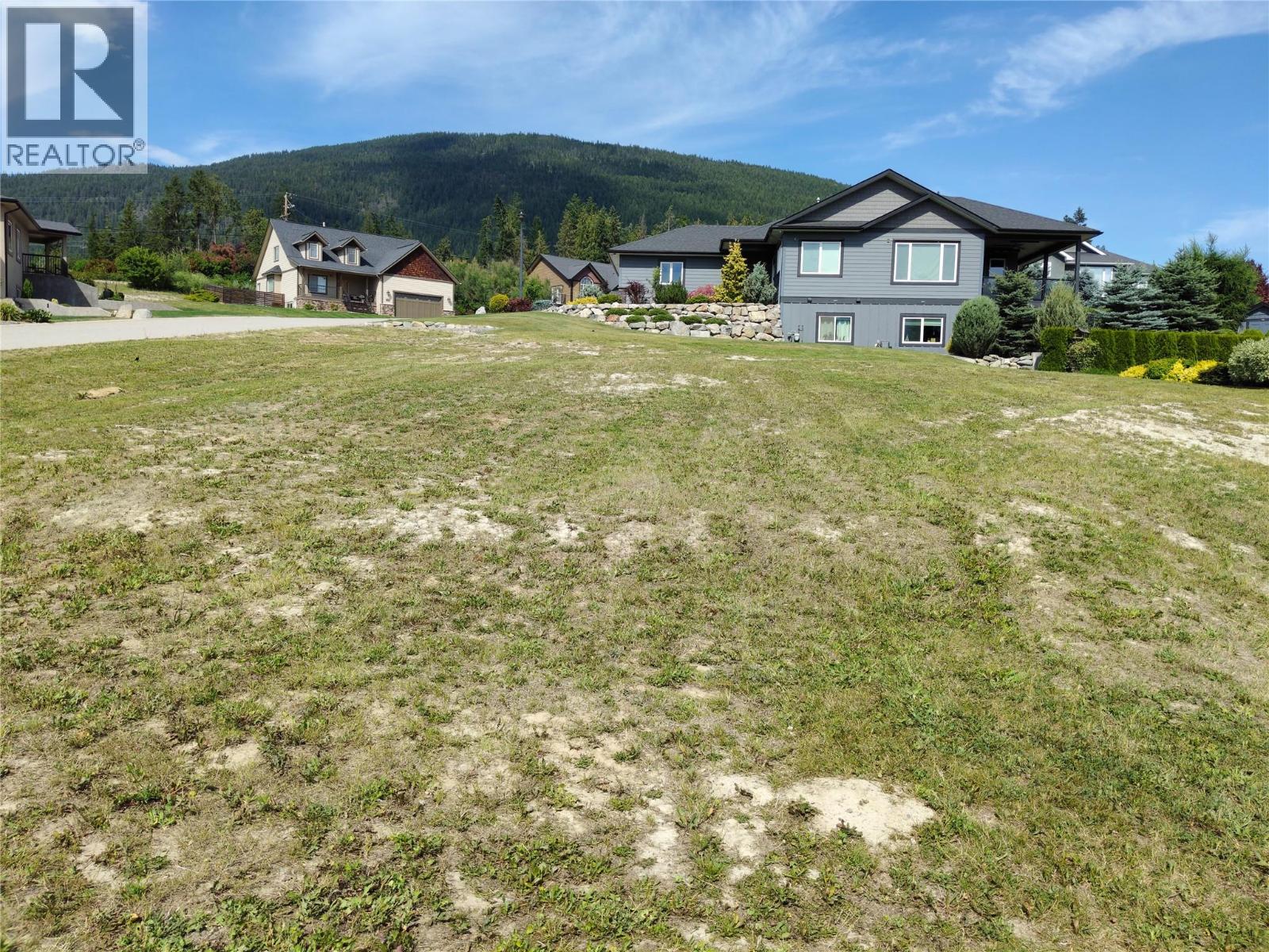 1002 Selkirk Drive, Creston, British Columbia  V0B 1G3 - Photo 4 - 10393618