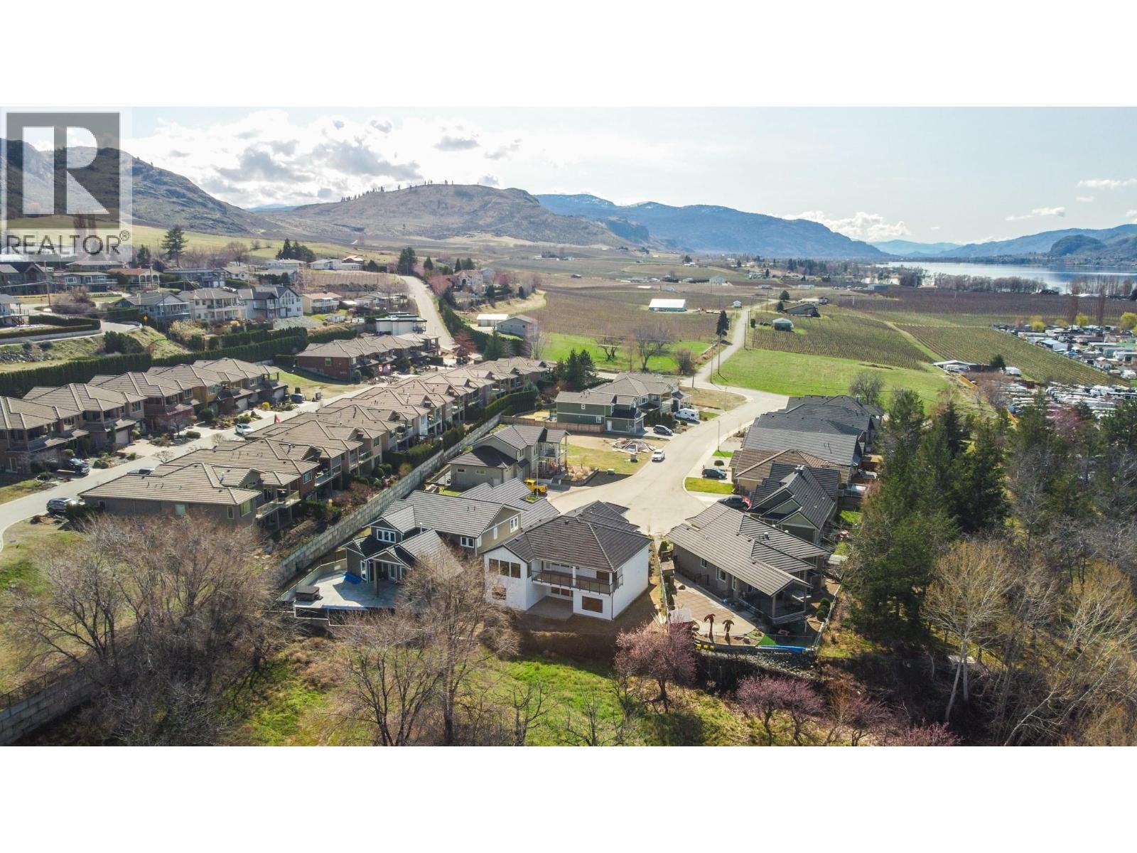18 Chardonnay Court, Osoyoos, British Columbia  V0H 1V6 - Photo 2 - 10392401