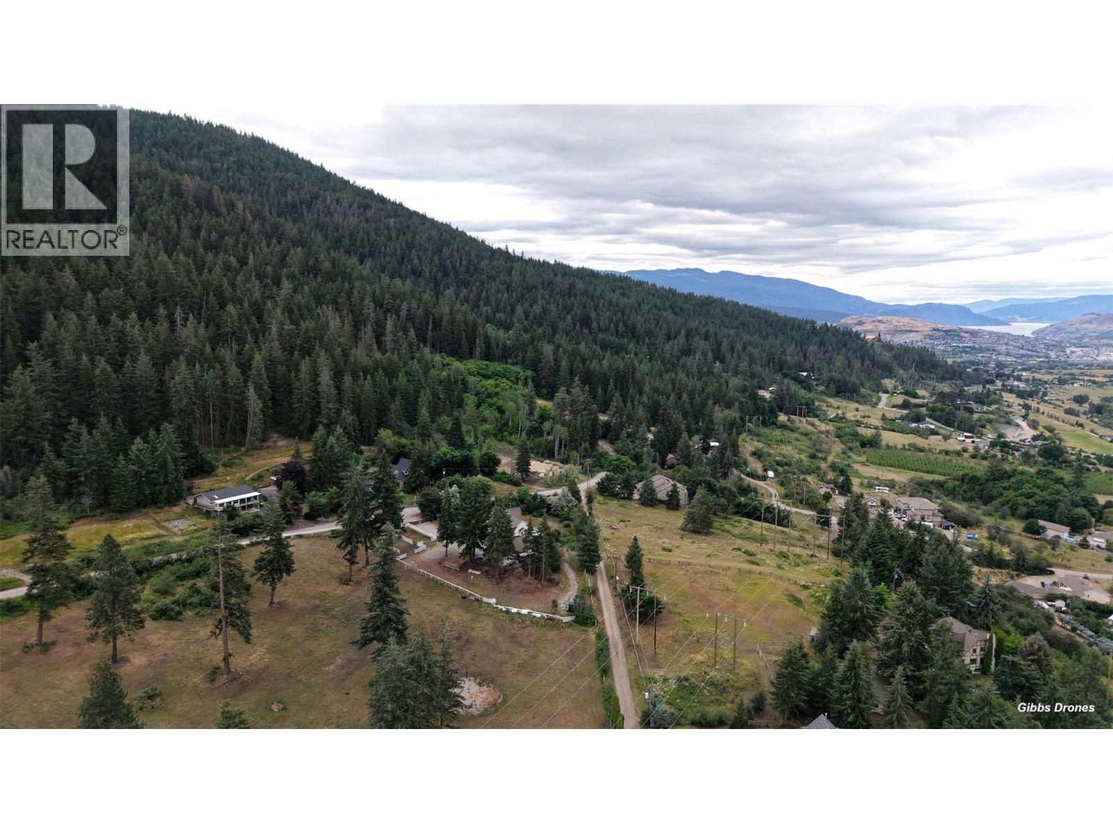 000 Hartnell Road, Vernon, British Columbia  V1B 3J5 - Photo 3 - 10393551