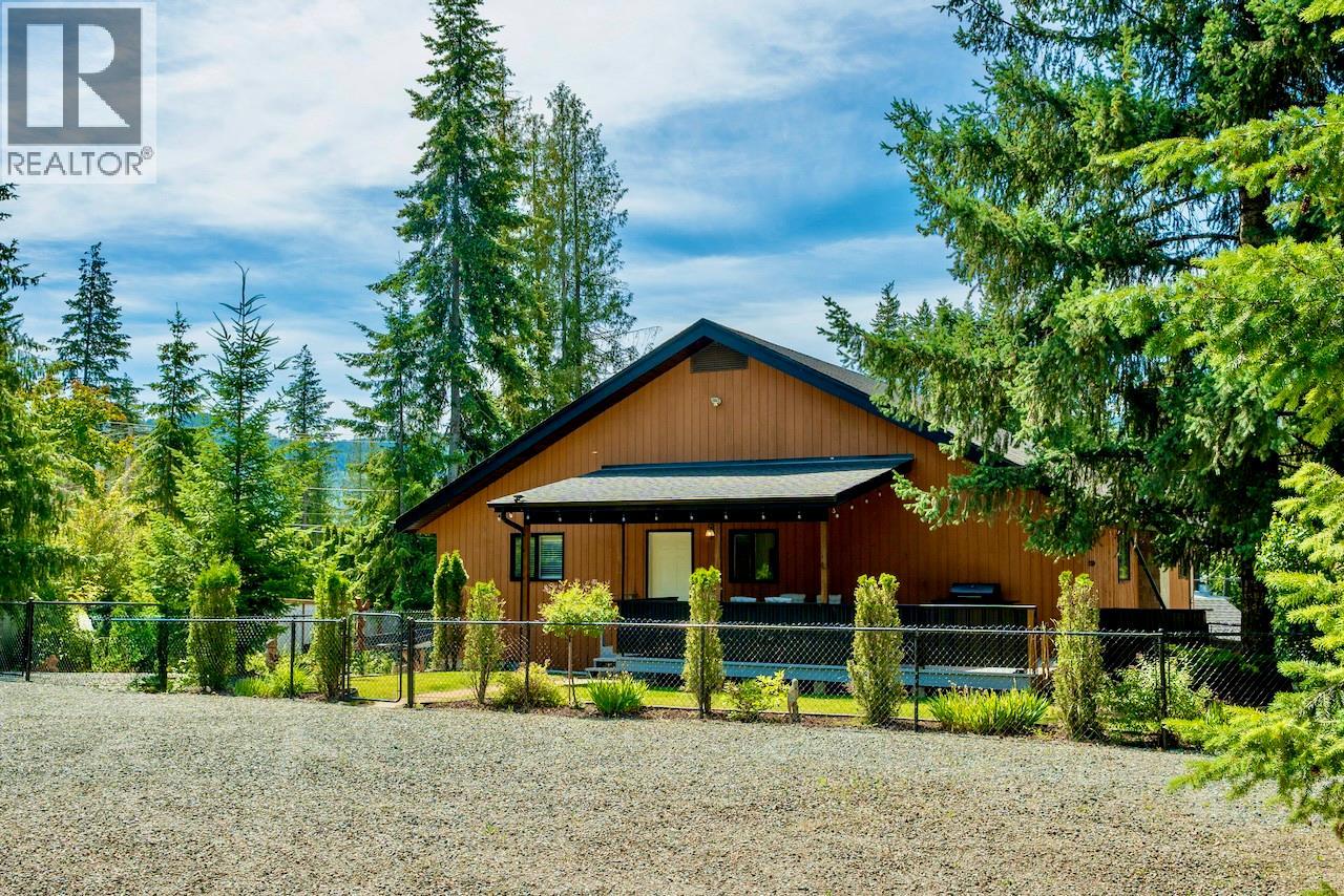 5327 Squilax-Anglemont Road, Celista, British Columbia  V0E 1M6 - Photo 10 - 10391875